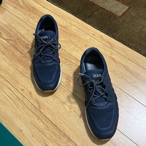 TOD’S. Good condition except for scratches on sides shown in pictures.